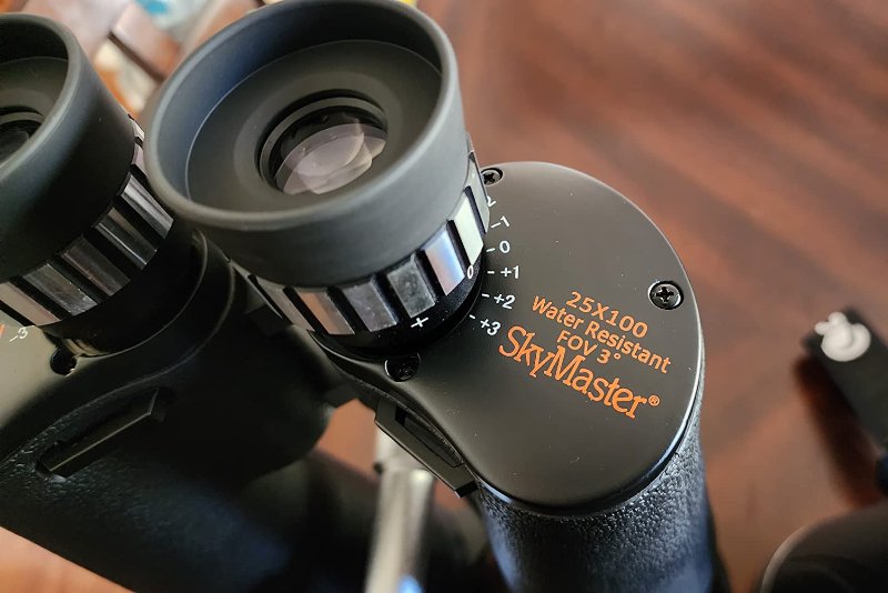 The SkyMaster 25x100 binoculars make it easy to observe distant stars, nebulae, and deep-sky objects.