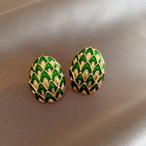 Oval flower texture vintage stud earrings green | Art Deco vintage earrings