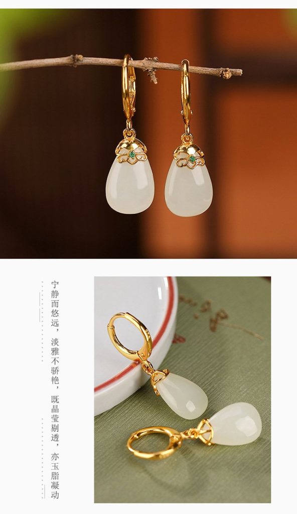 Hotan jade is elegant and not arrogant. It is crystal clear and jade-like.