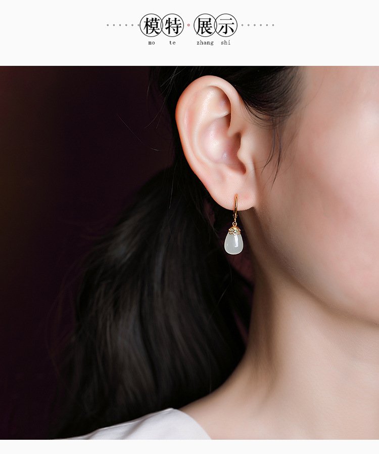 Wearing effect of S925 sterling silver inlaid Hetian jade drop earrings