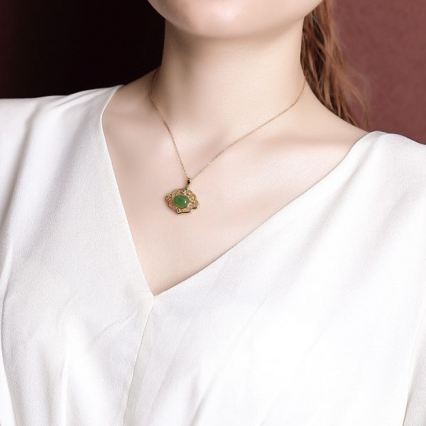 Girl wearing S925 sterling silver gold-plated Hetian Jasper pendant