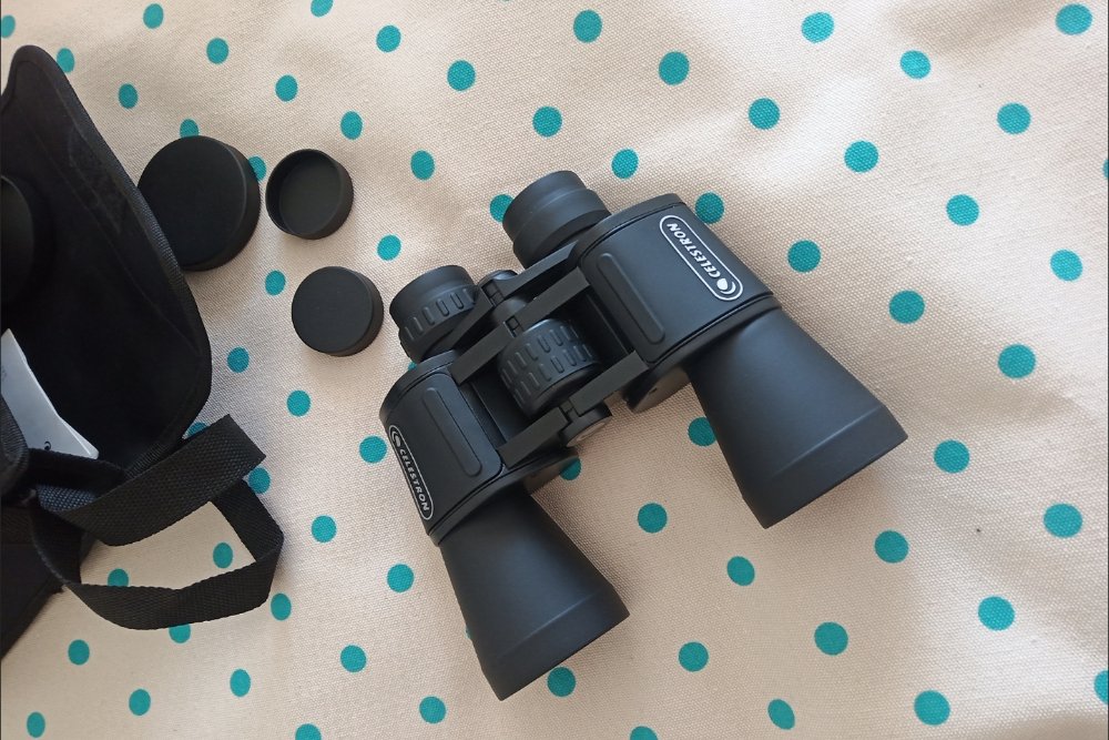 The accessories that come with the Celestron UpClose G2 10x50 are pretty basic.