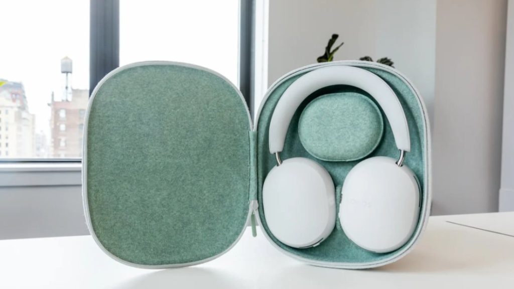 Sonos Ace's shell is made of environmentally friendly materials