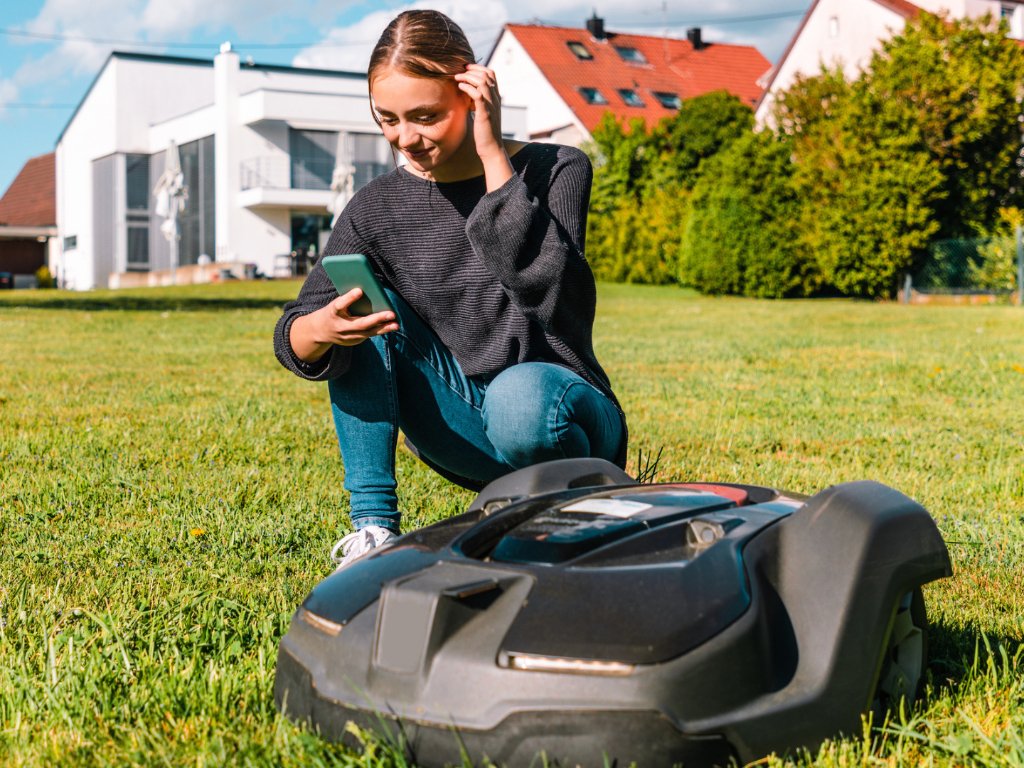 How to Choose a Robotic Lawn Mower in 2024